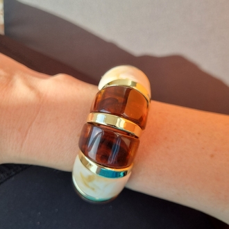 Lastikli kahverengi bileklik