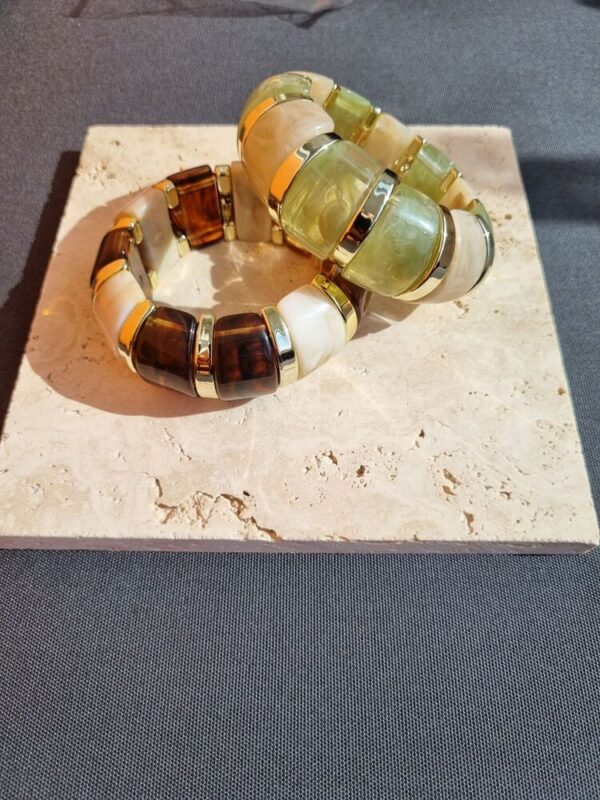 Lastikli kahverengi bileklik